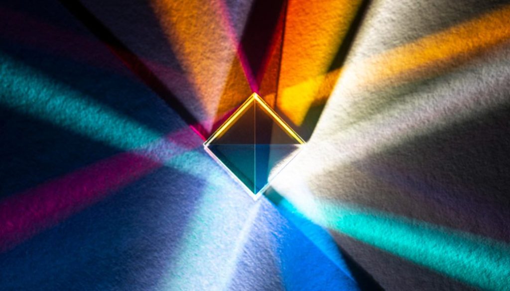 light-dispersion-optical-effect-prism